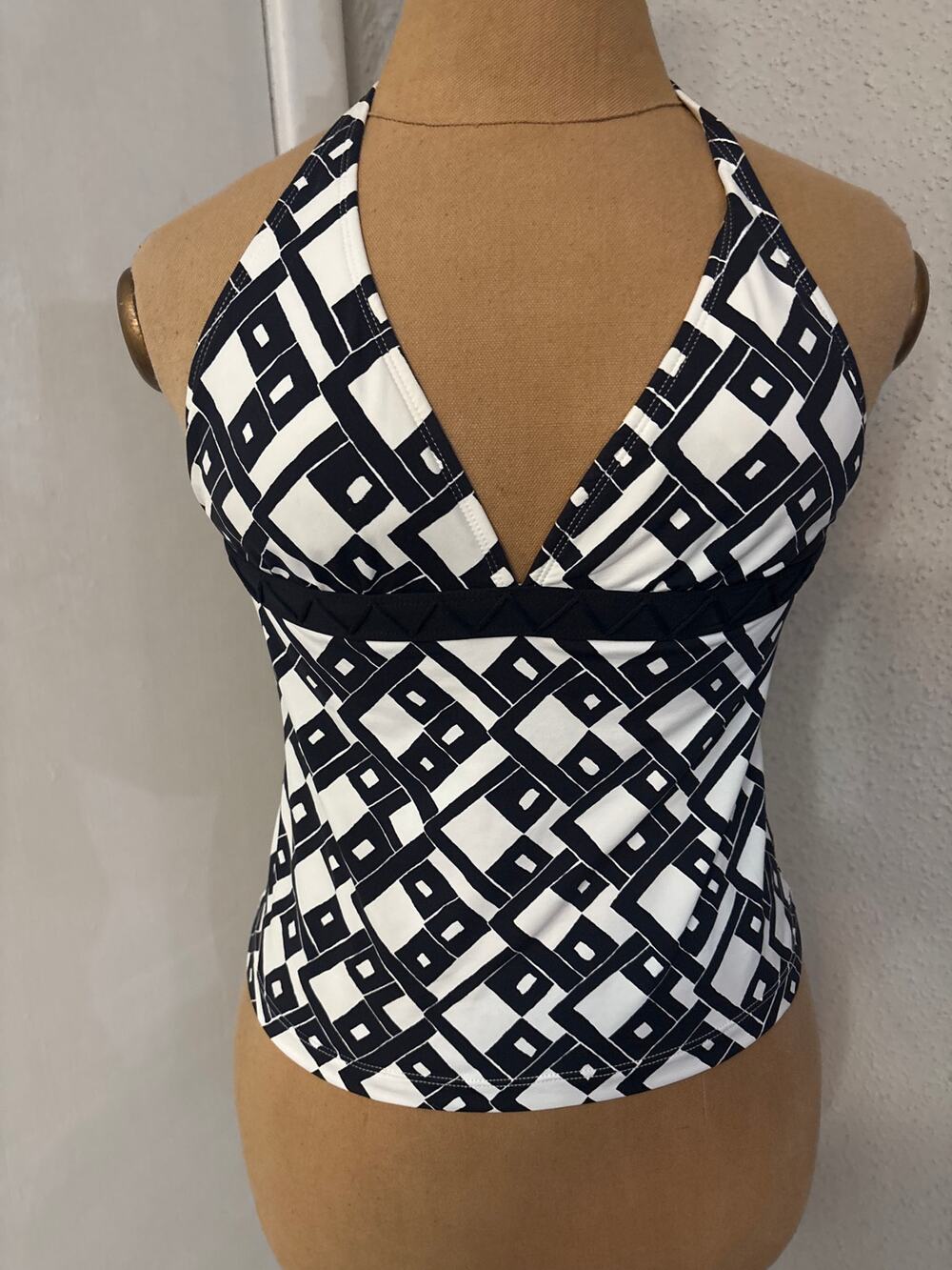 JAG Two Piece Geometric Halter Black/White Bikini S Resortwear Vacation Casual